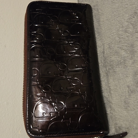 Dior Burgundy Patent Leather Embossed Wallet - Picture 11 of 13
